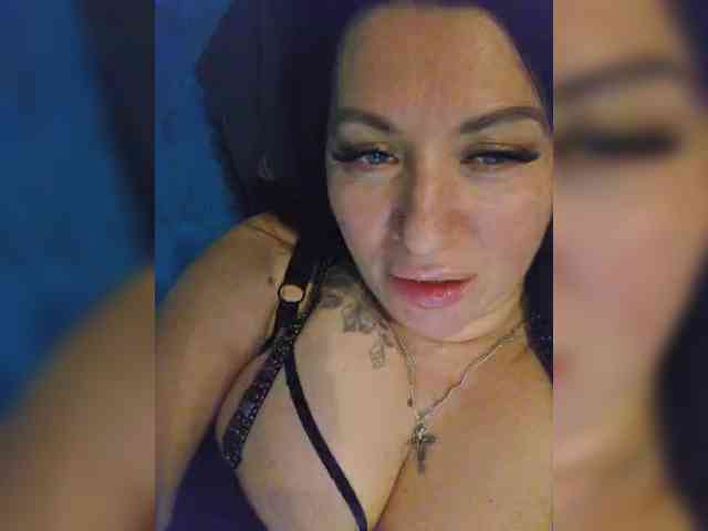Nikoletta25 webcam