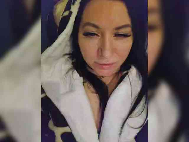 Nikoletta25 Live Webcam on BongaCams