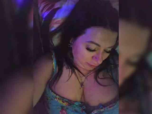 Nikoletta25 Live Webcam on BongaCams