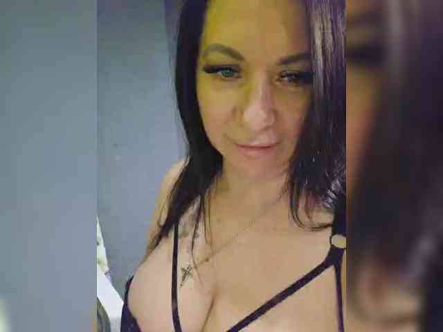 Nikoletta25 webcam