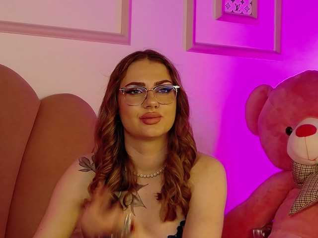 AbbyWhite live cam profile