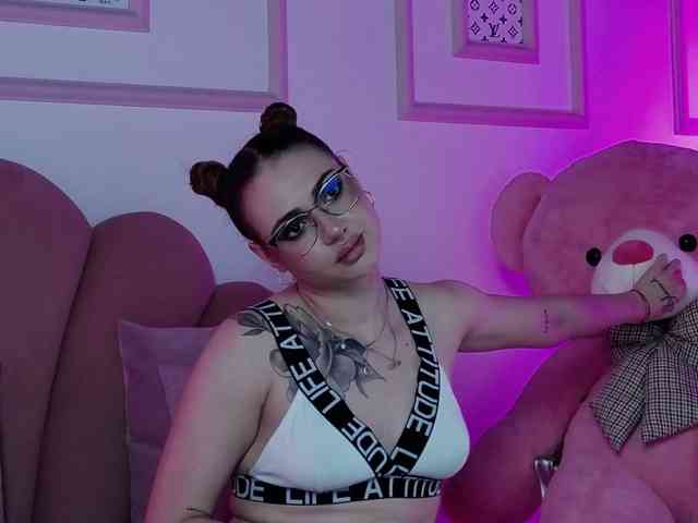 AbbyWhite webcam