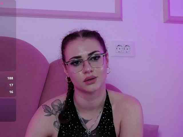 AbbyWhite webcam