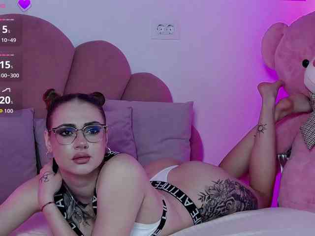 AbbyWhite webcam
