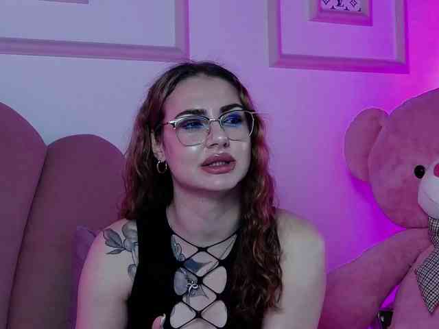 AbbyWhite webcam