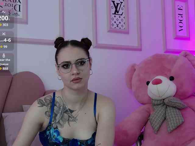 AbbyWhite webcam