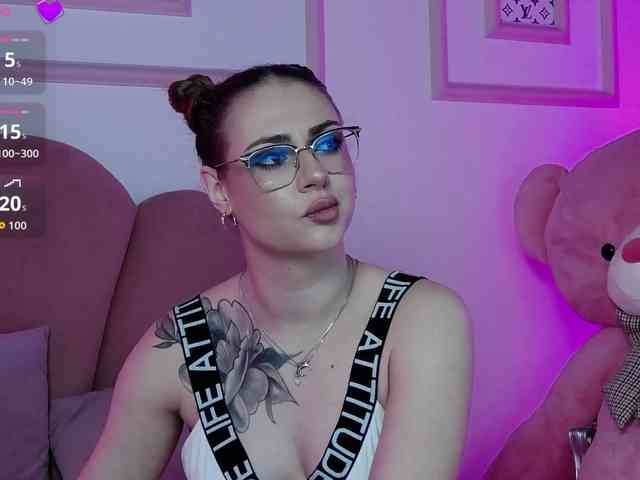 AbbyWhite webcam