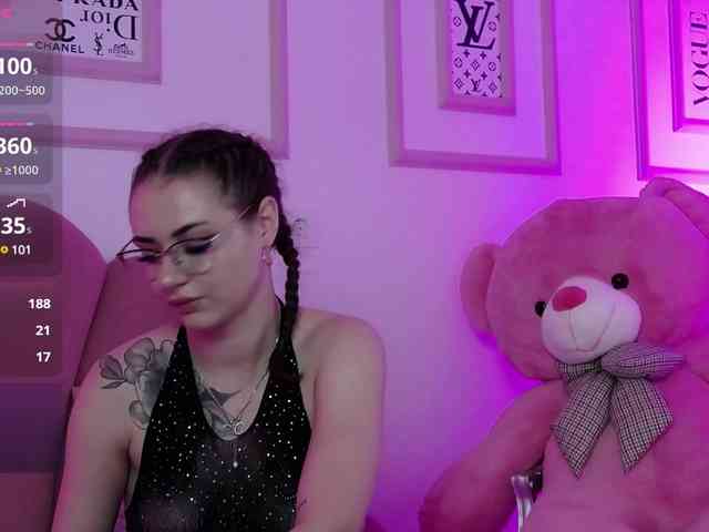 AbbyWhite webcam