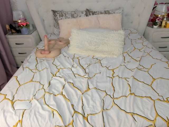 HottieSweetBritney's BongaCams show and profile