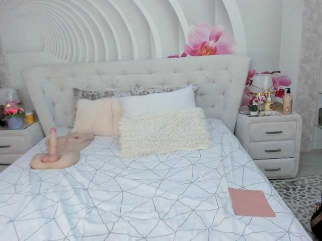 HottieSweetBritney's BongaCams show and profile