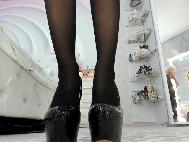 HottieSweetBritney's BongaCams show and profile