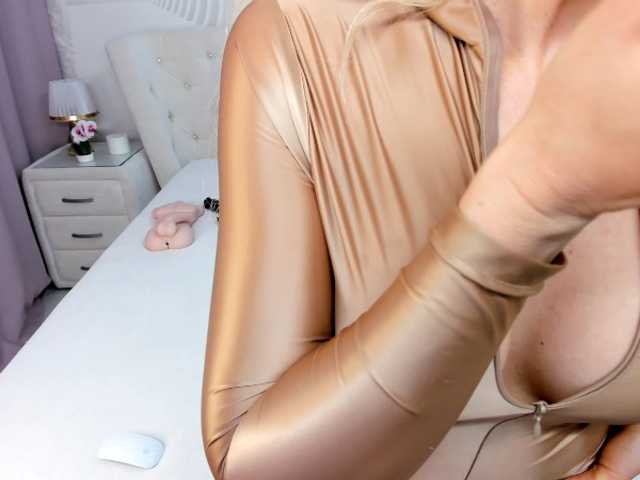 HottieSweetBritney's BongaCams show and profile