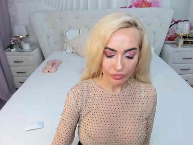 HottieSweetBritney webcam