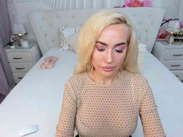 HottieSweetBritney webcam