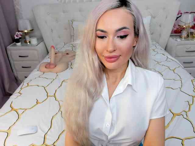 HottieBritney webcam