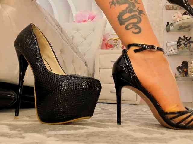 HottieBritney webcam