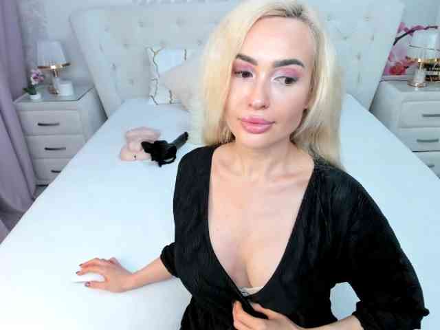 HottieSweetBritney webcam