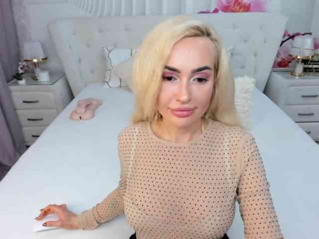 HottieSweetBritney webcam