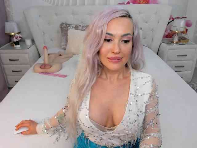 HottieSweetBritney webcam