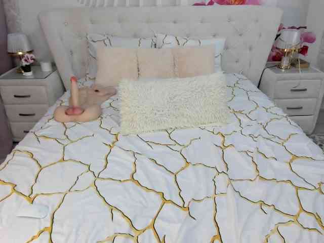 HottieBritney webcam