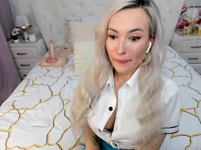 HottieSweetBritn... Live Webcam on BongaCams