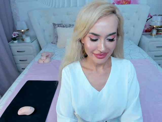 HottieSweetBritney webcam