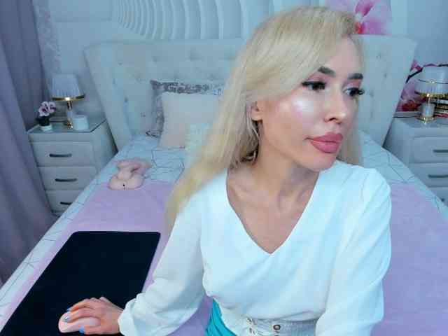 HottieSweetBritney webcam