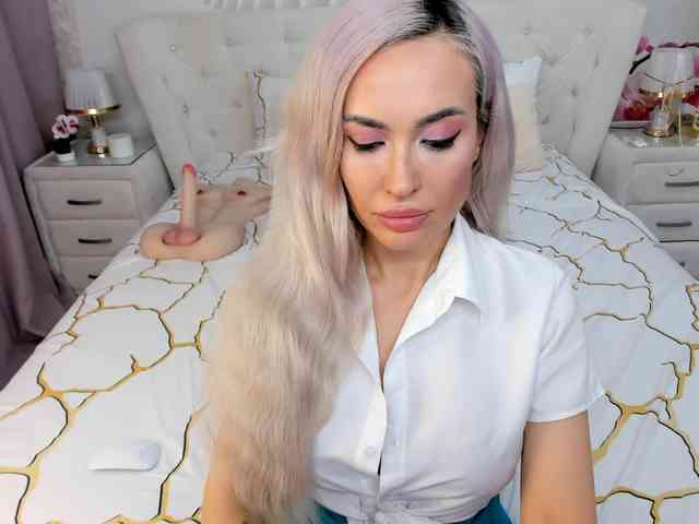 HottieBritney webcam