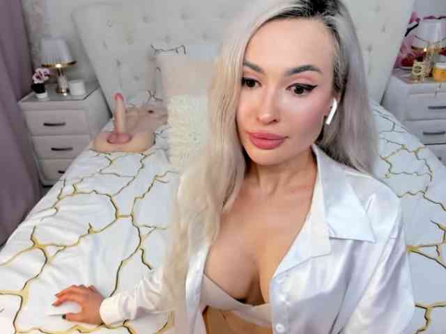 HottieBritney webcam