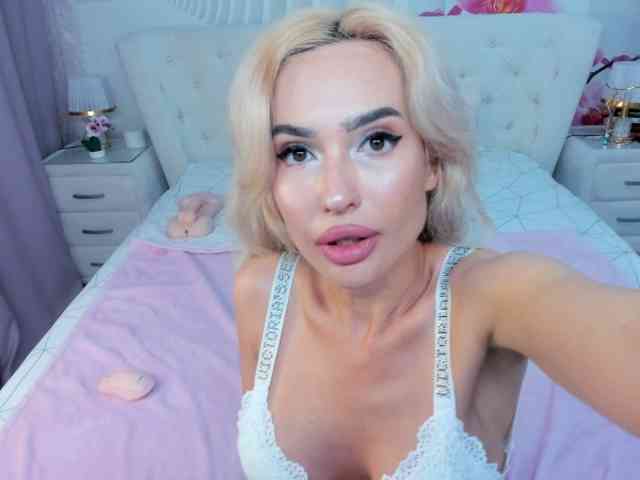 HottieSweetBritney webcam
