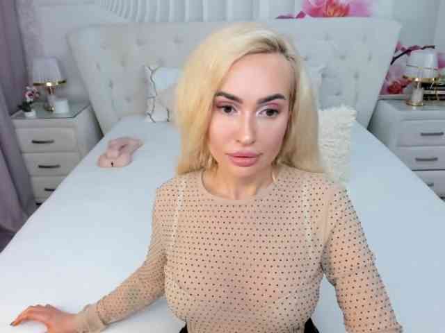 HottieSweetBritney webcam