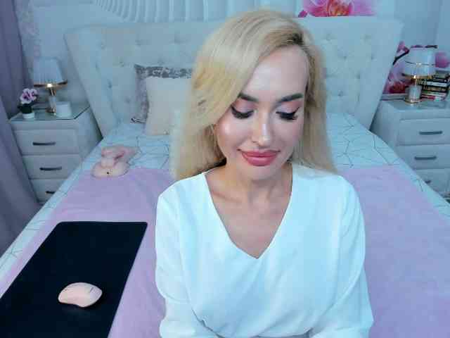 HottieSweetBritney webcam