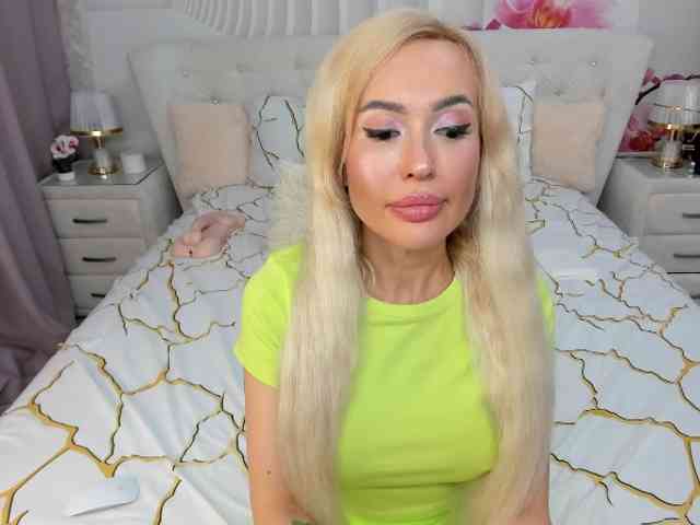 HottieSweetBritney webcam