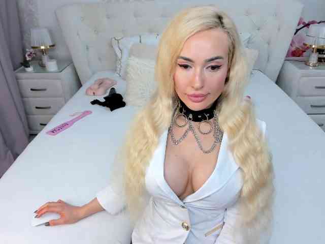 HottieSweetBritney webcam