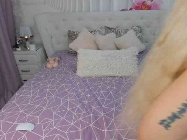 HottieSweetBritney webcam