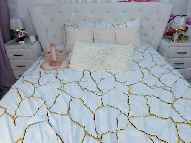 HottieBritney webcam