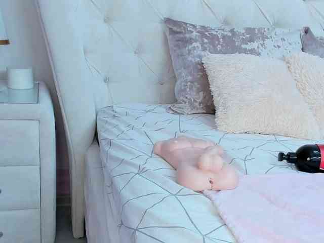 HottieSweetBritney webcam