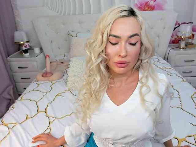 HottieSweetBritney webcam