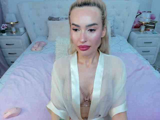 HottieSweetBritney webcam