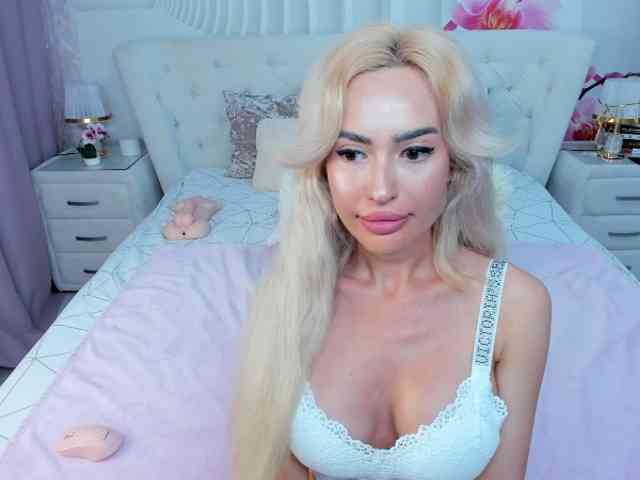 HottieSweetBritney webcam