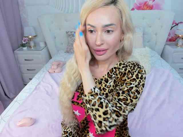 HottieSweetBritney webcam