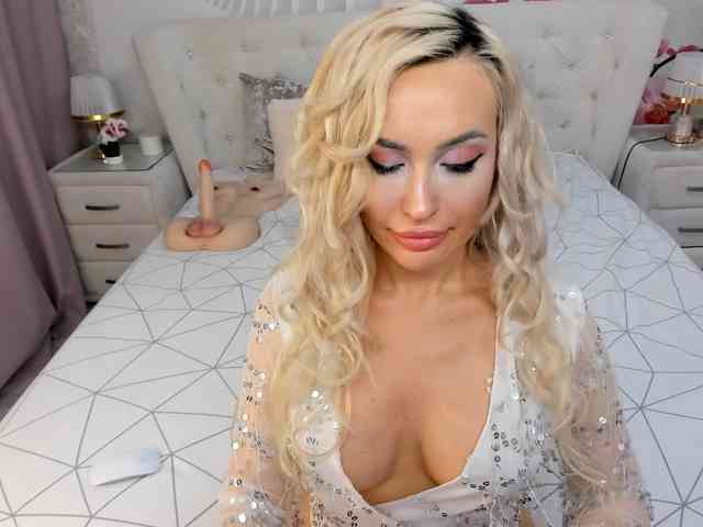 HottieBritney webcam