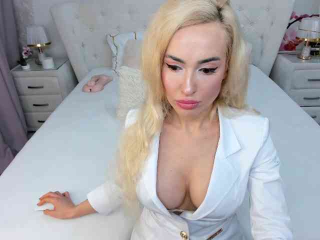 HottieSweetBritney webcam