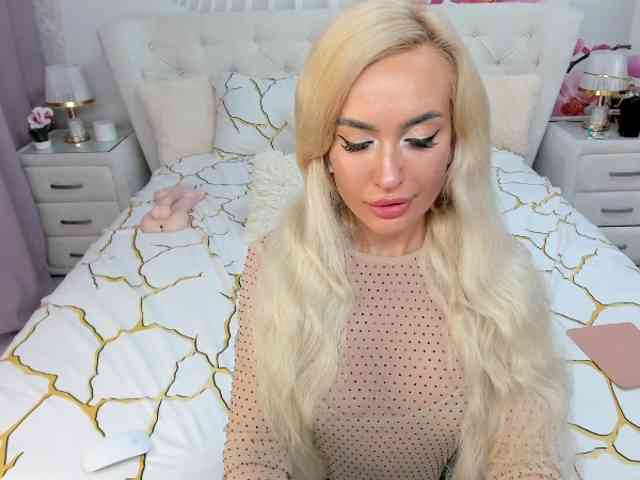 HottieSweetBritney webcam
