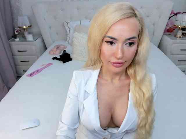 HottieSweetBritney webcam