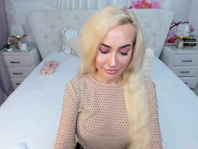 HottieSweetBritney webcam