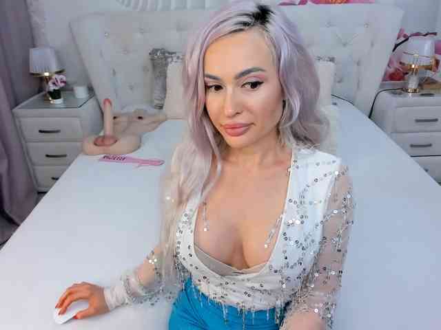 HottieSweetBritney webcam