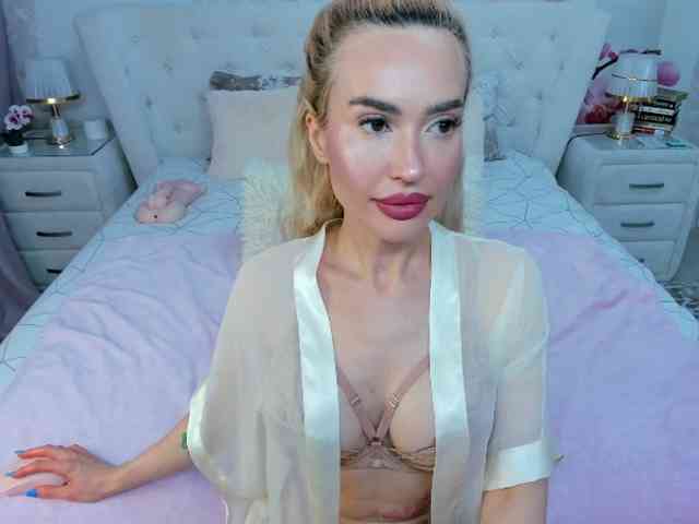 HottieSweetBritney webcam