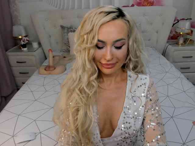 HottieBritney webcam