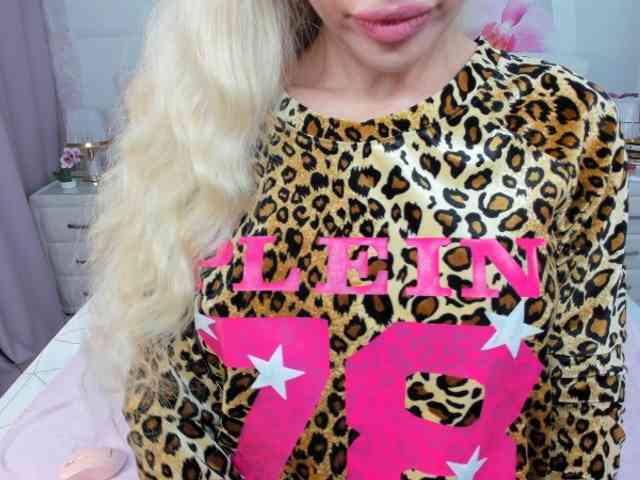 HottieSweetBritney webcam